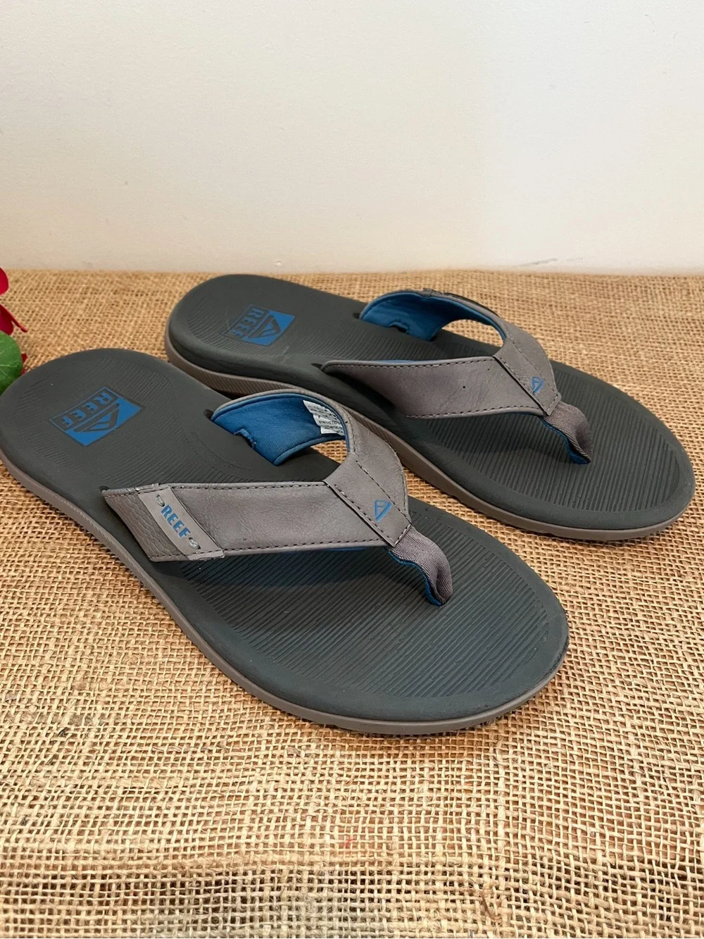 Reef Men’s Santa Ana Thong Flip Flop Sandals Size 8
